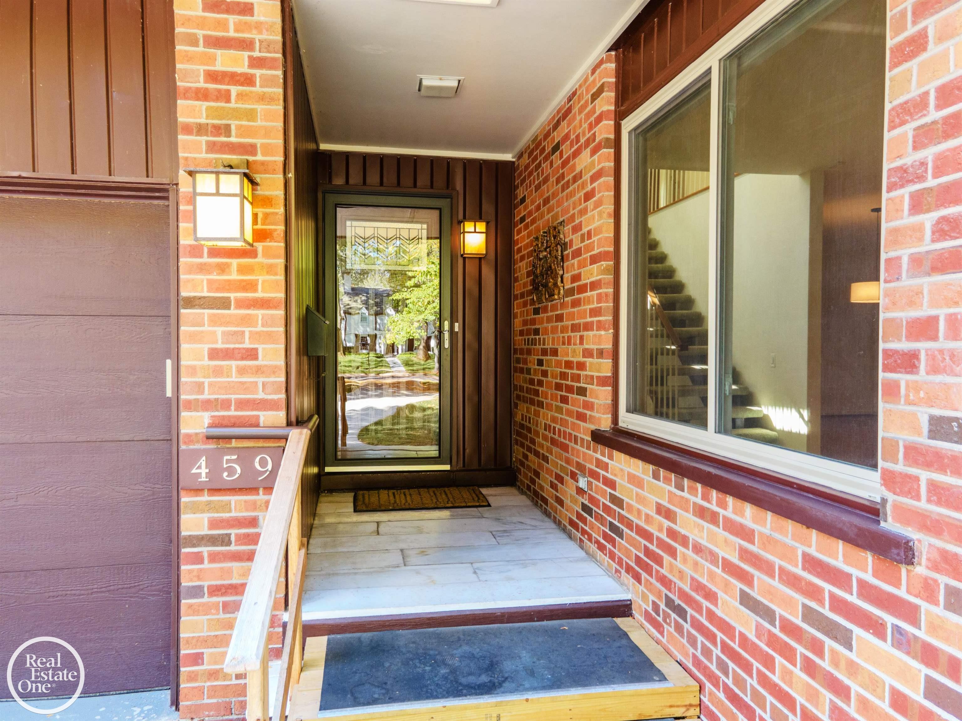 459 Washington Road Grosse Pointe, MI 48230 - Photo 2 of 44 50191414-2fb5d546-1005-4992-834d-f95dee23e89a.JPG