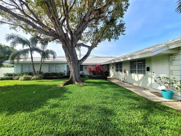 $1,700 | 2120 Northeast 41st Street, Unit C, Lighthouse Point, FL 33064