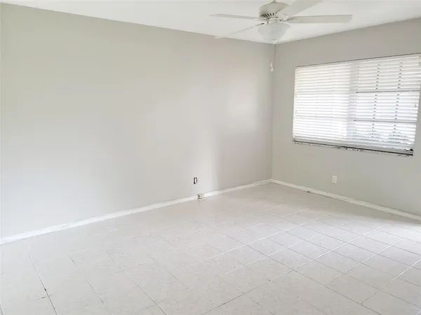 $1,700 | 2120 Northeast 41st Street, Unit C, Lighthouse Point, FL 33064