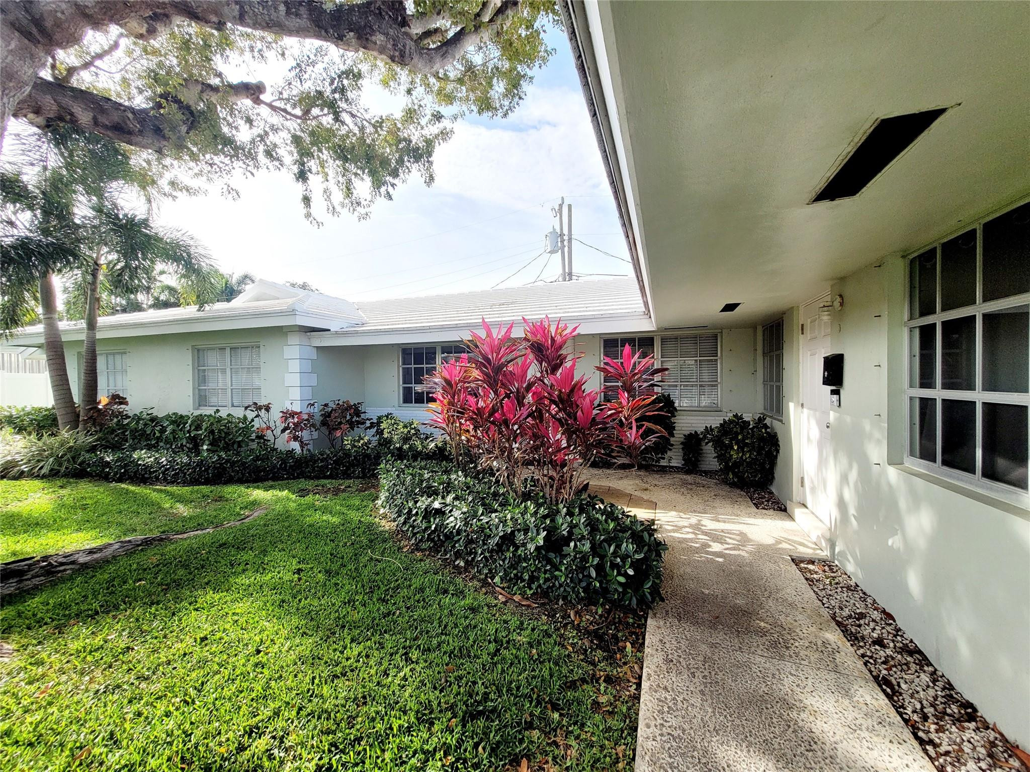 2120 Northeast 41st Street, Unit C Lighthouse Point, FL 33064 - Photo 2 of 18 Photo 2