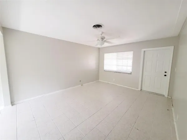 $1,700 | 2120 Northeast 41st Street, Unit C, Lighthouse Point, FL 33064