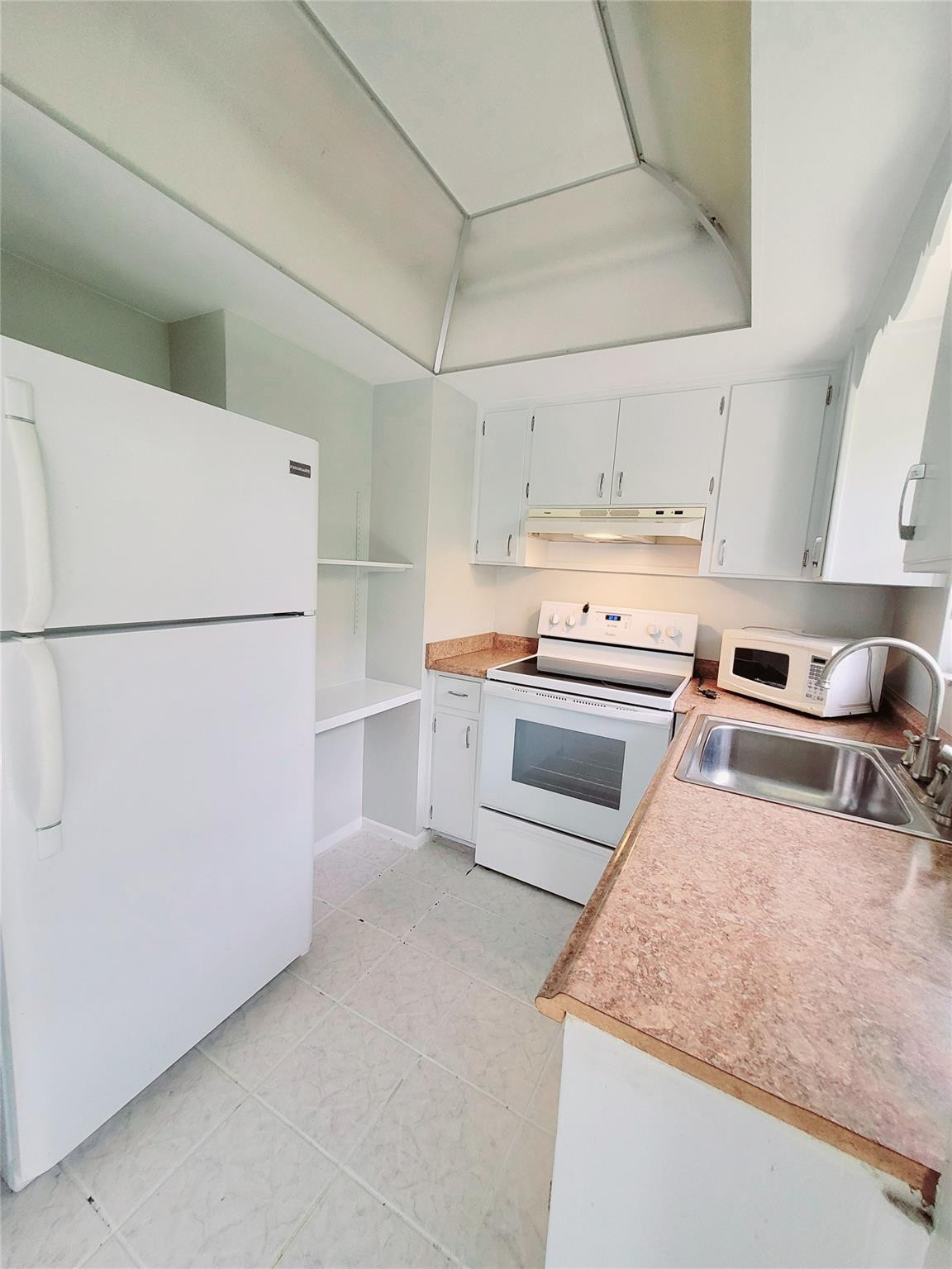 2120 Northeast 41st Street, Unit C Lighthouse Point, FL 33064 - Photo 8 of 18 Photo 18