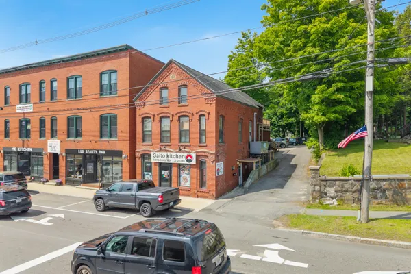 $1,180,000 | 14 School Street, Gorham, ME 04038