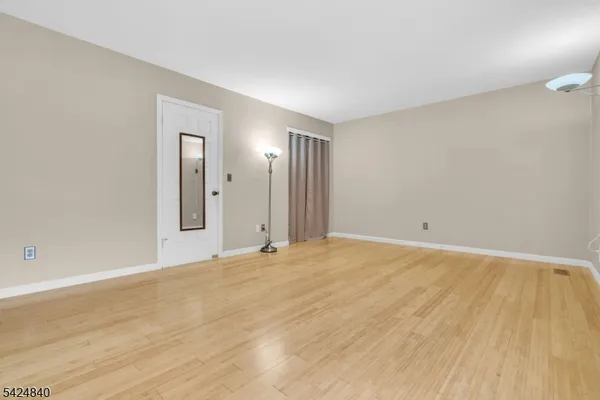 $429,000 | 11 Cindy Court, Lebanon, NJ 08833
