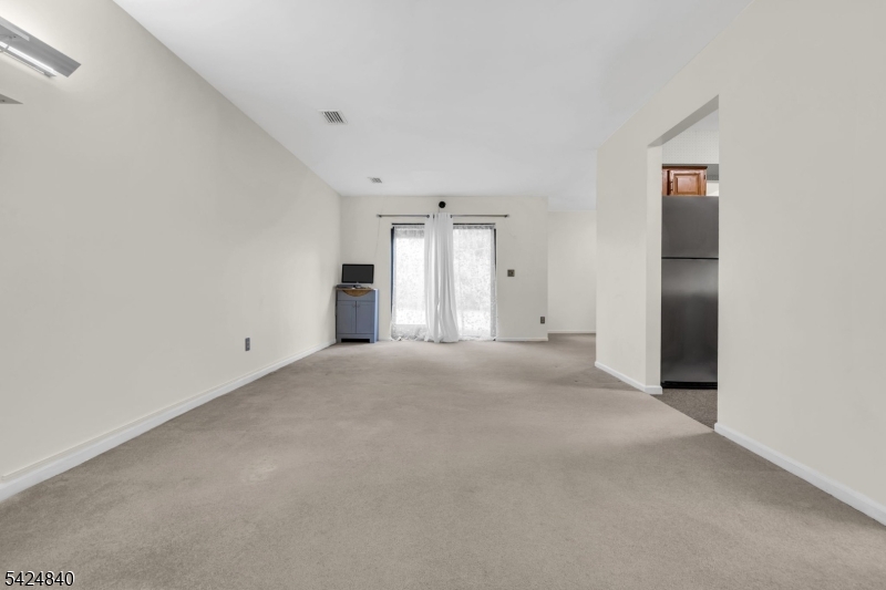 11 Cindy Court Lebanon, NJ 08833 - Photo 4 of 50