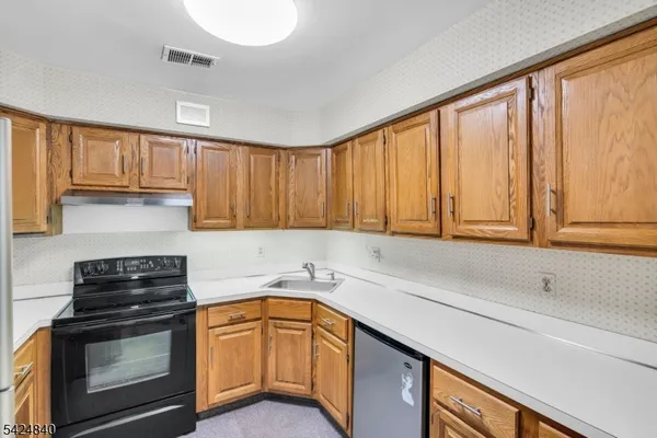 $429,000 | 11 Cindy Court, Lebanon, NJ 08833