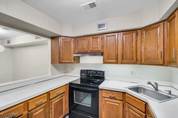 $429,000 | 11 Cindy Court, Lebanon, NJ 08833