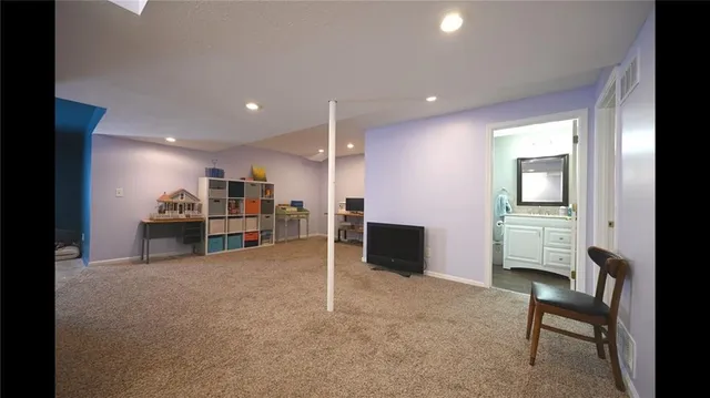 $300,000 | 619 North Walnut Street, Olathe, KS 66061