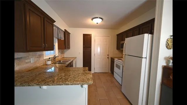 $300,000 | 619 North Walnut Street, Olathe, KS 66061