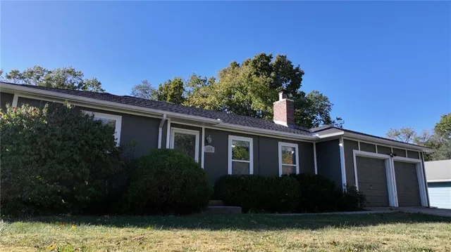 $300,000 | 619 North Walnut Street, Olathe, KS 66061