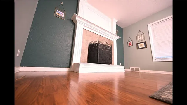 $300,000 | 619 North Walnut Street, Olathe, KS 66061