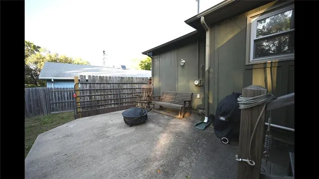 $300,000 | 619 North Walnut Street, Olathe, KS 66061