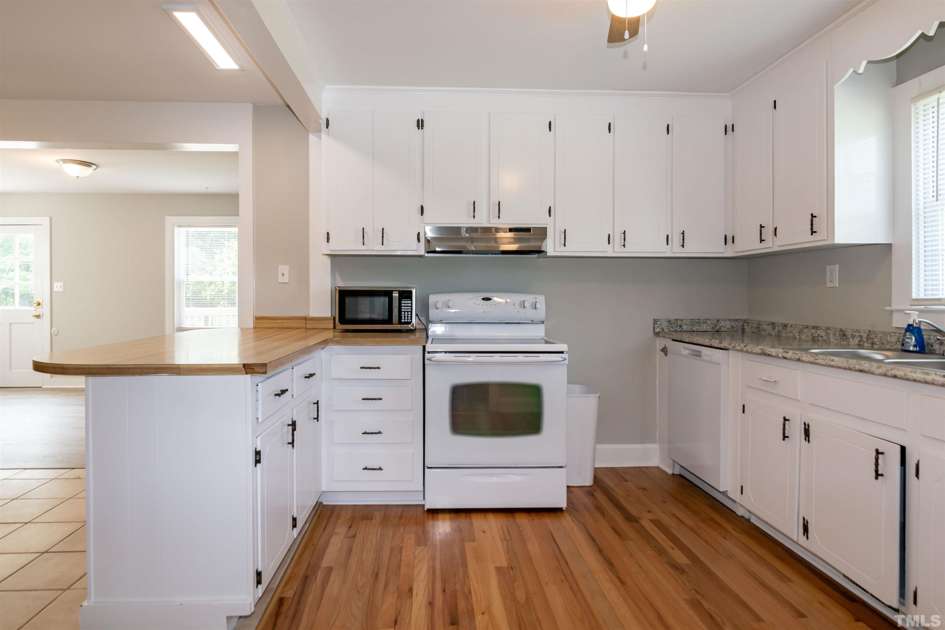 1137 Hart Road Louisburg, NC 27549 - Photo 5 of 31 Gallery Image 5