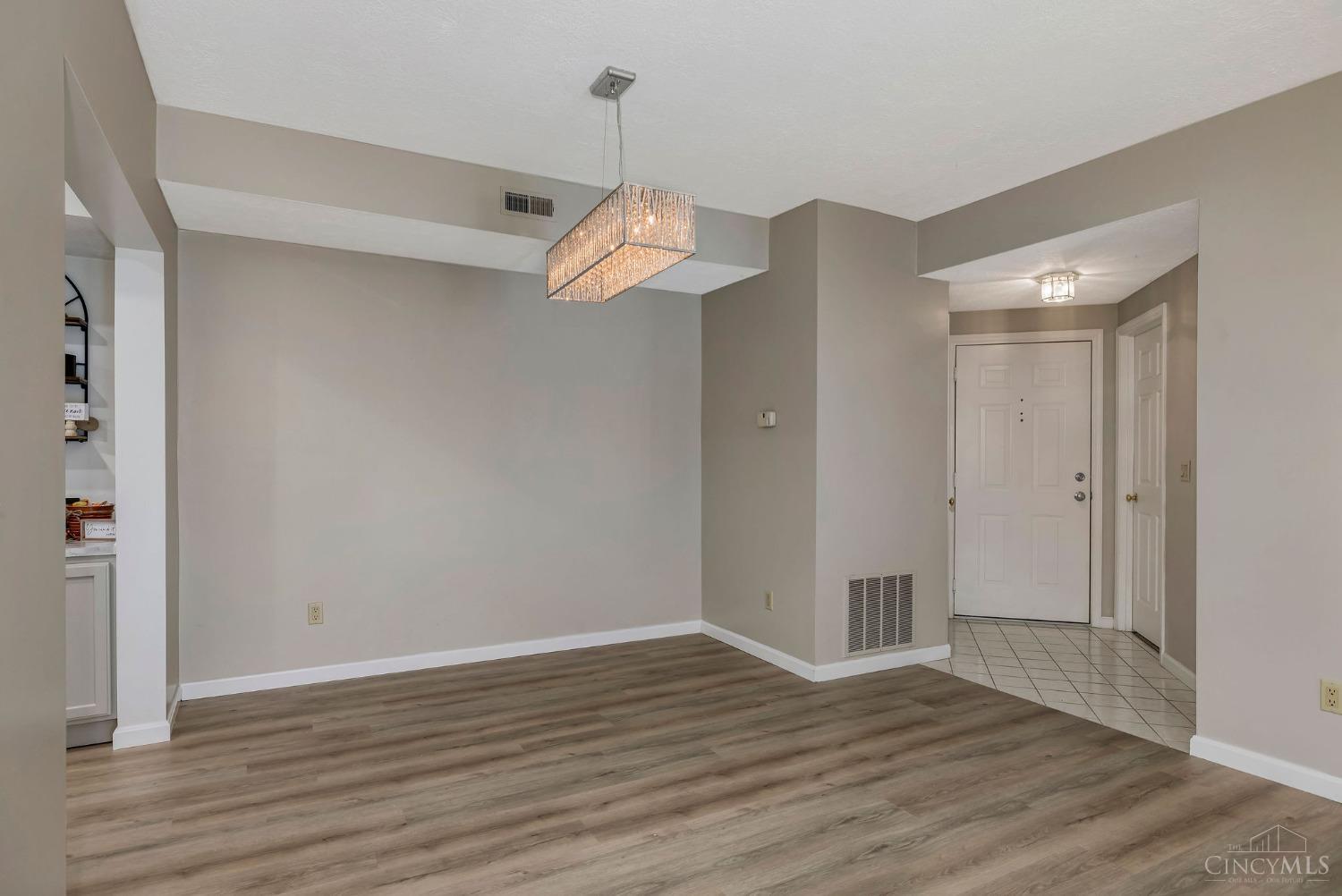 817 Neeb Road, Unit 6 Cincinnati, OH 45233 - Photo 22 of 42 Gallery Image 22
