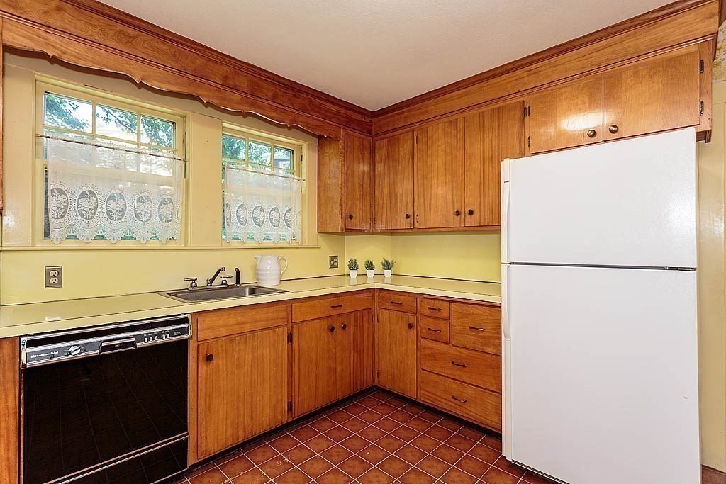 3 Chesterford Road Winchester, MA 01890 - Photo 11 of 30 Gallery Image 11
