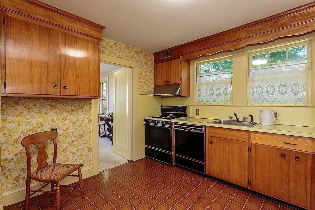 3 Chesterford Road Winchester, MA 01890 - Photo 12 of 30 Gallery Image 12