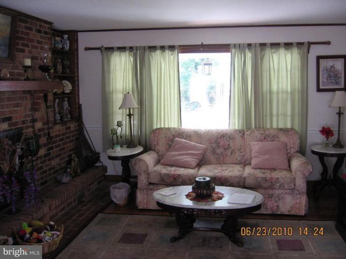 1040 Old Elk Neck Road Elkton, MD 21921 - Photo 8 of 11 Family Room