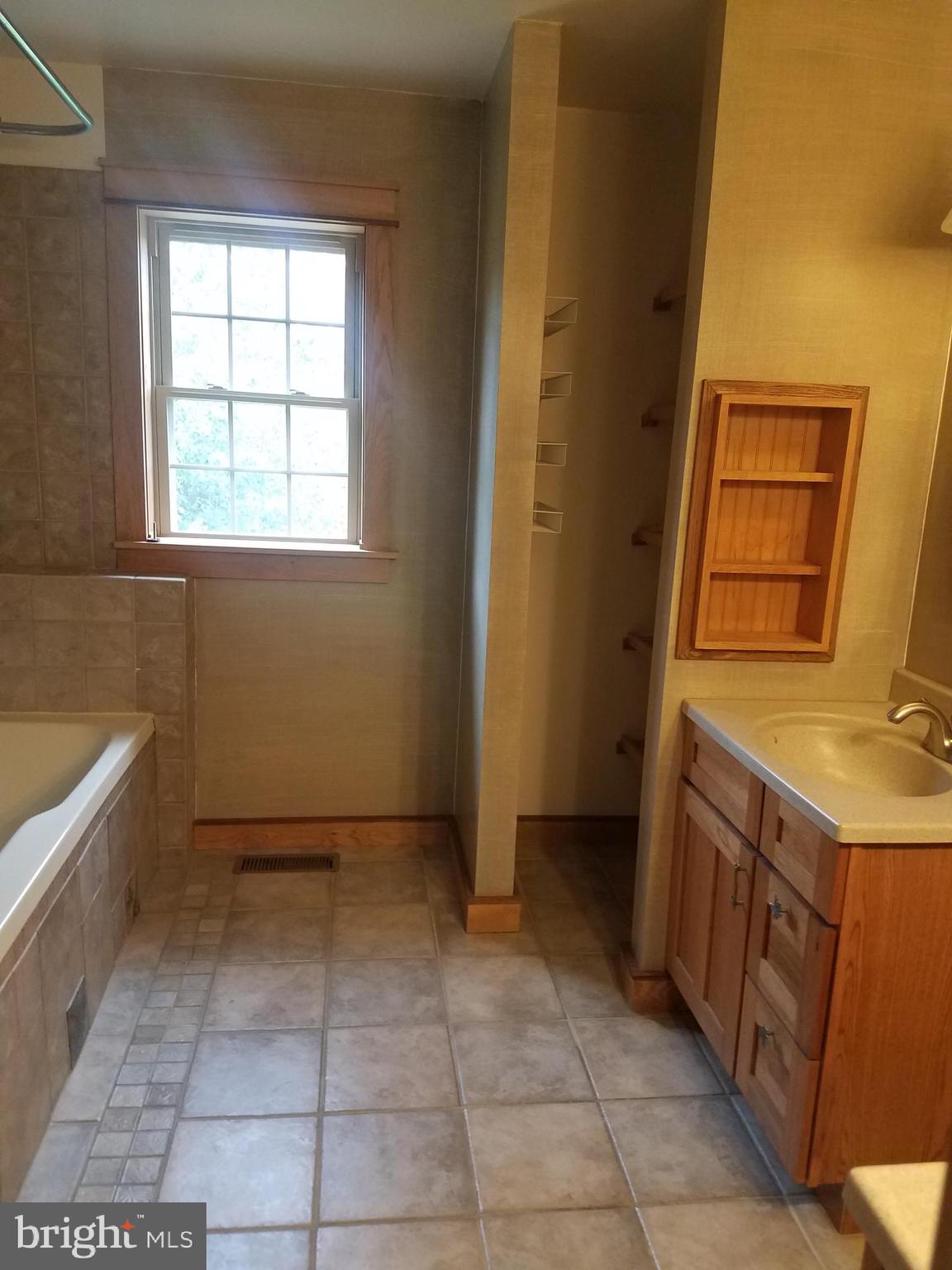134 Laurie Lane Lititz, PA 17543 - Photo 27 of 37 Gallery Image 27
