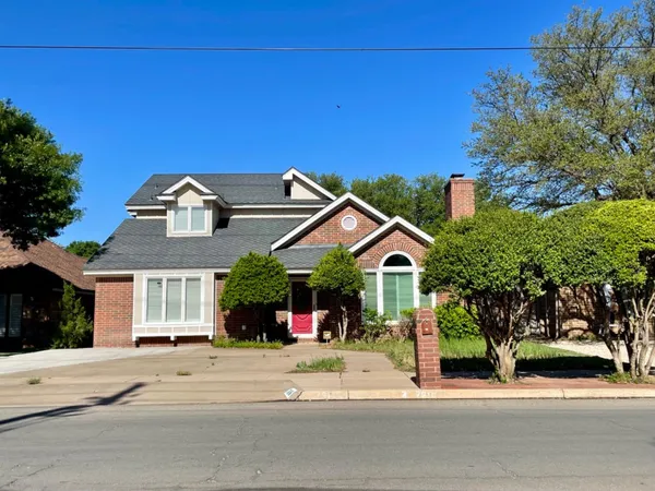 $2,100 | 7616 Utica Avenue, Lubbock, TX 79424