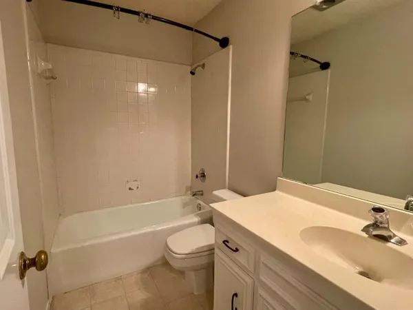 $2,100 | 7616 Utica Avenue, Lubbock, TX 79424