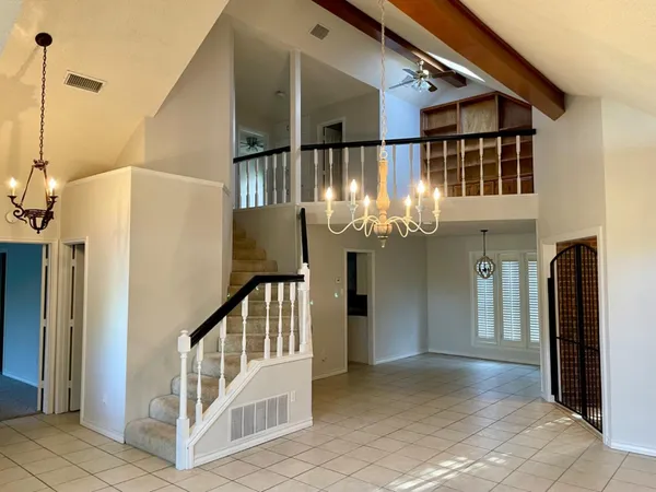 $2,100 | 7616 Utica Avenue, Lubbock, TX 79424