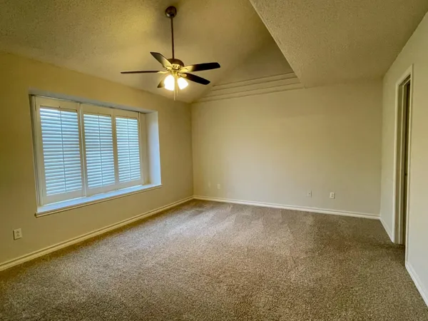 $2,100 | 7616 Utica Avenue, Lubbock, TX 79424