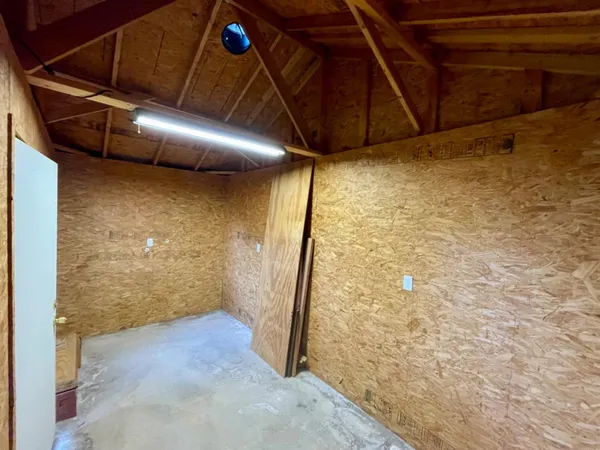 $2,100 | 7616 Utica Avenue, Lubbock, TX 79424