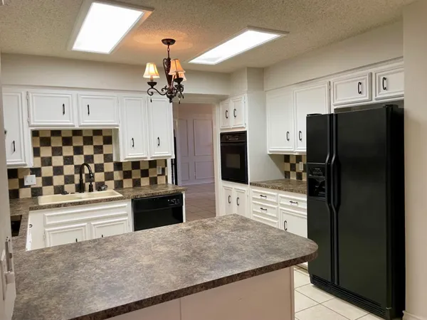 $2,100 | 7616 Utica Avenue, Lubbock, TX 79424