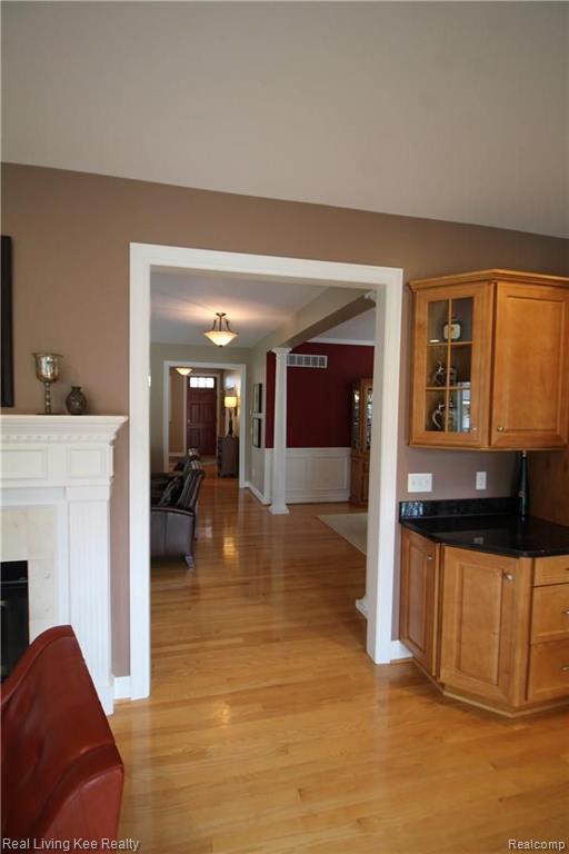 142 Drace Street Rochester, MI 48307 - Photo 7 of 76