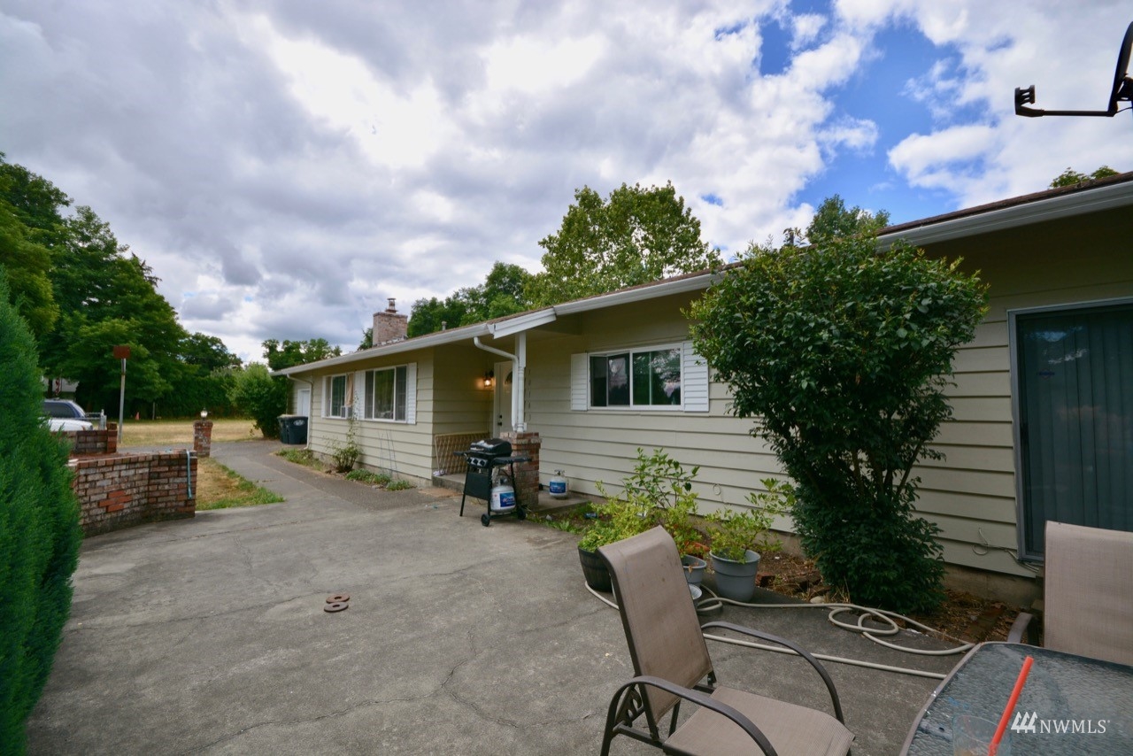 10143 Grove Road Southeast Yelm, WA 98597 - Photo 14 of 27 Gallery Image 14