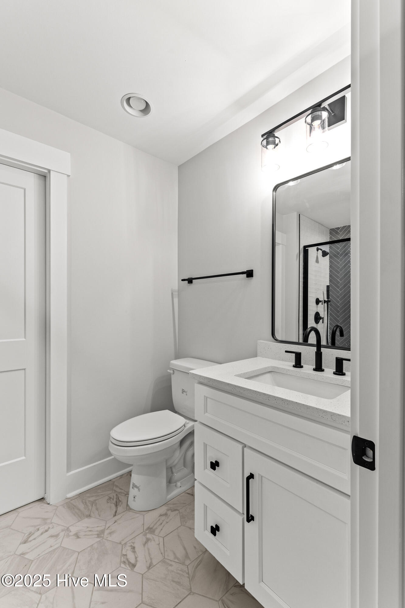 404 East Blackbeard Road Wilmington, NC 28409 - Photo 50 of 67 050_404_east_blackbeard_road-50_345