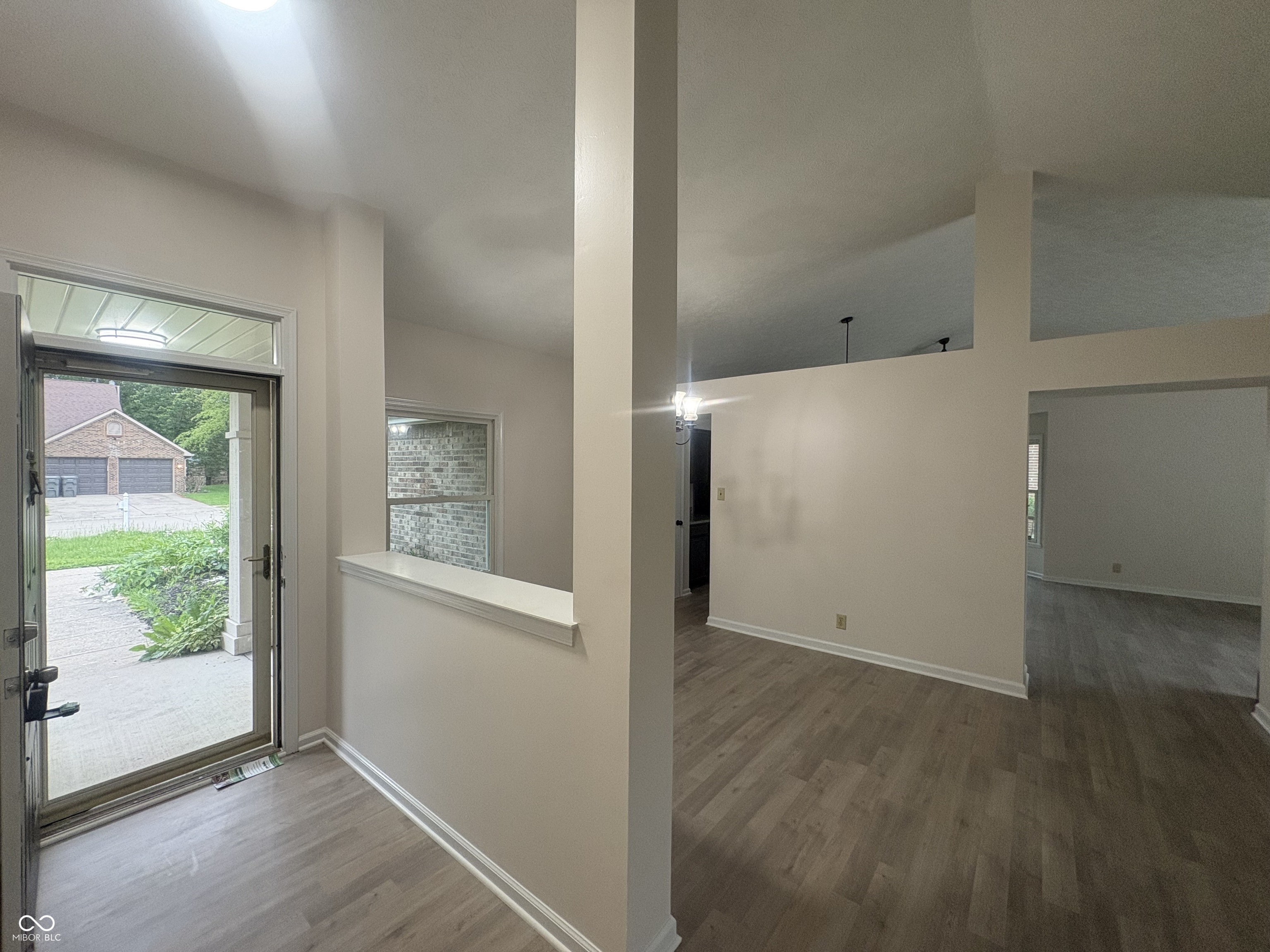 7630 Lippincott Way Indianapolis, IN 46268 - Photo 4 of 20