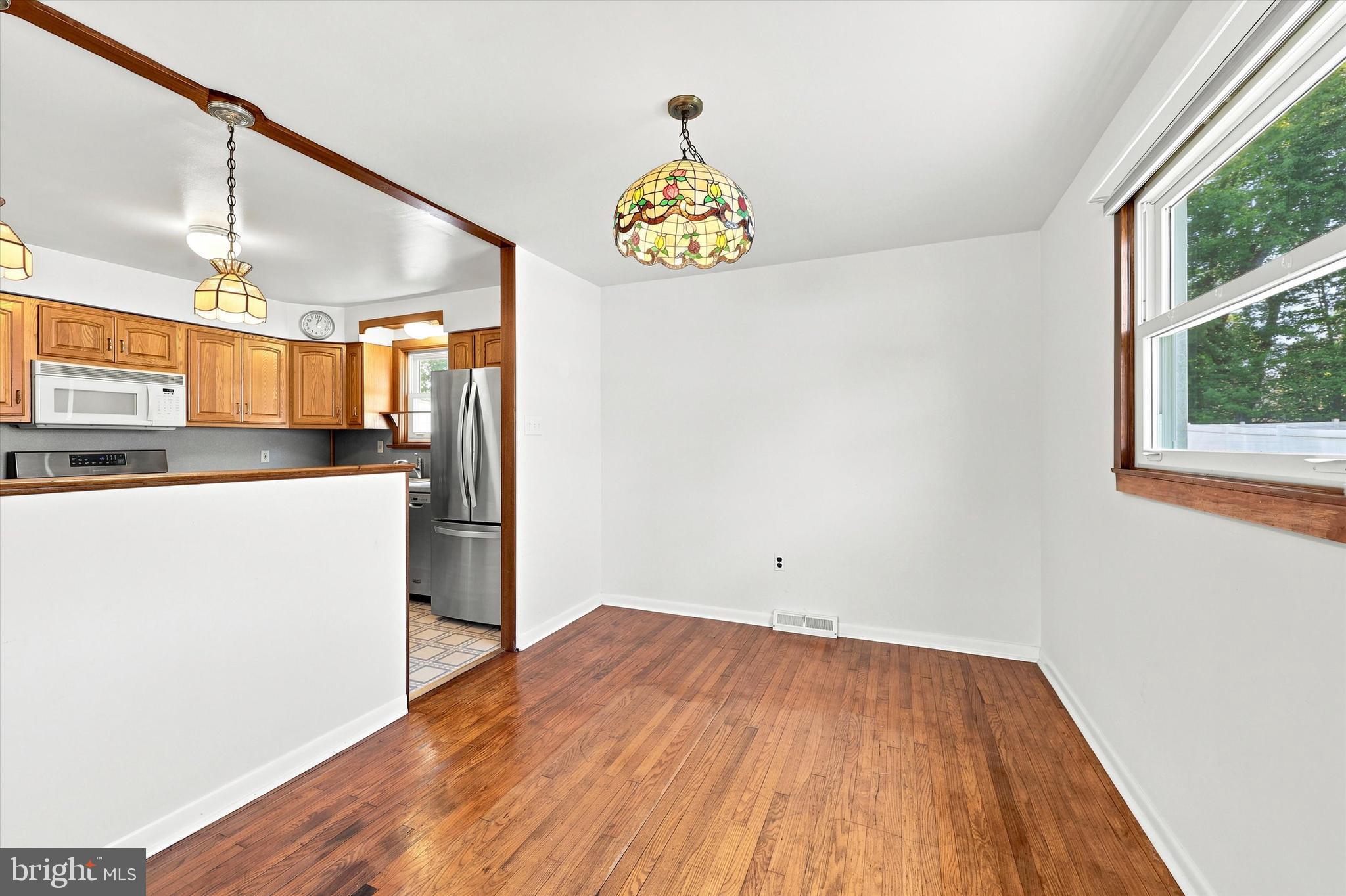 726 Violet Road Warminster, PA 18974 - Photo 6 of 15