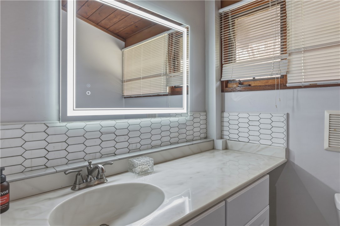 305 Michele Lane Sayre, PA 18840 - Photo 17 of 39