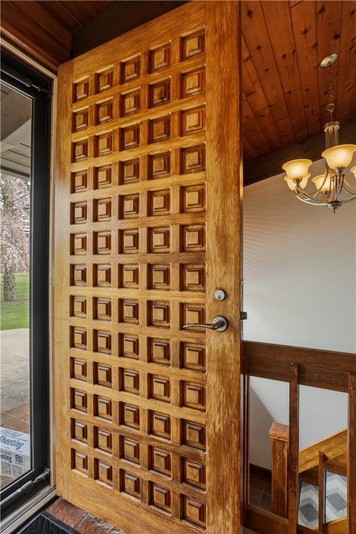 305 Michele Lane Sayre, PA 18840 - Photo 4 of 39