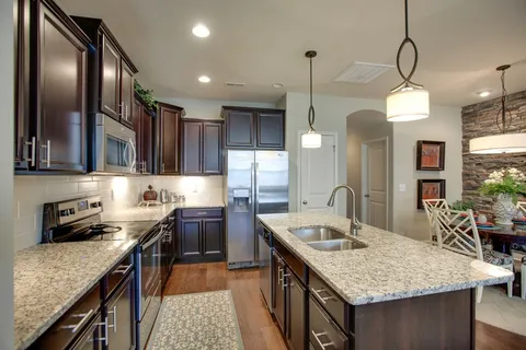 $499,999 | 2005 Bungalow Drive, Thompson's Station, TN 37179