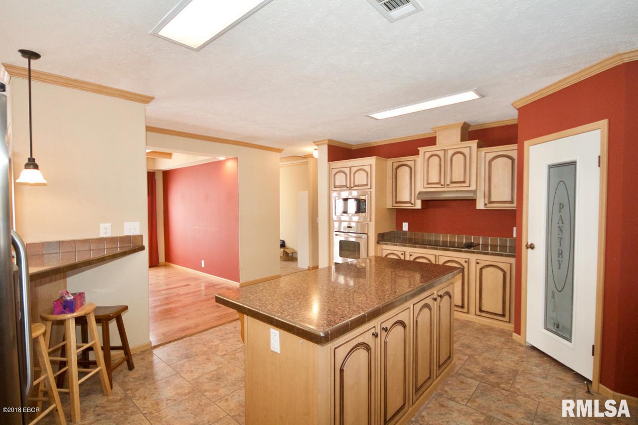 2033 Dillinger Road Carbondale, IL 62901 - Photo 11 of 26