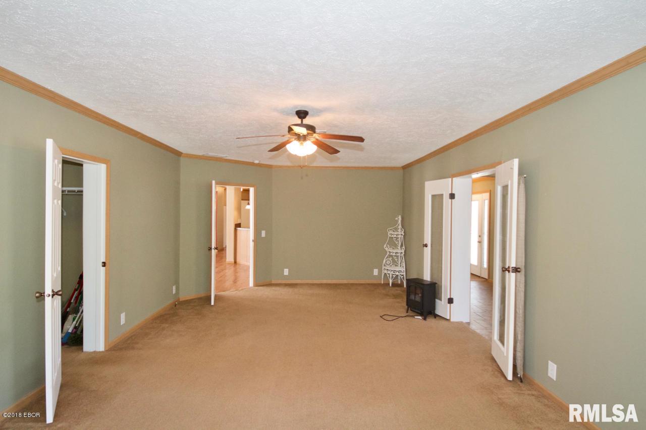 2033 Dillinger Road Carbondale, IL 62901 - Photo 13 of 26