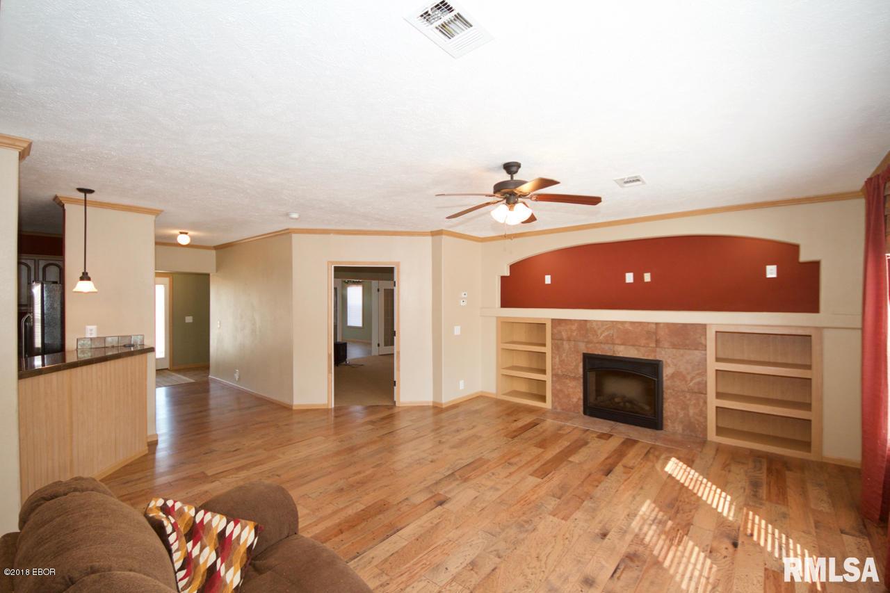 2033 Dillinger Road Carbondale, IL 62901 - Photo 4 of 26