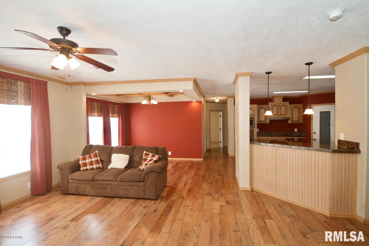 2033 Dillinger Road Carbondale, IL 62901 - Photo 8 of 26