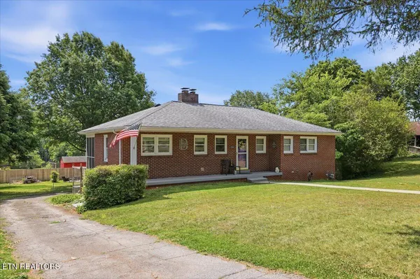 $349,900 | 1604 Linda Lane, Maryville, TN 37803