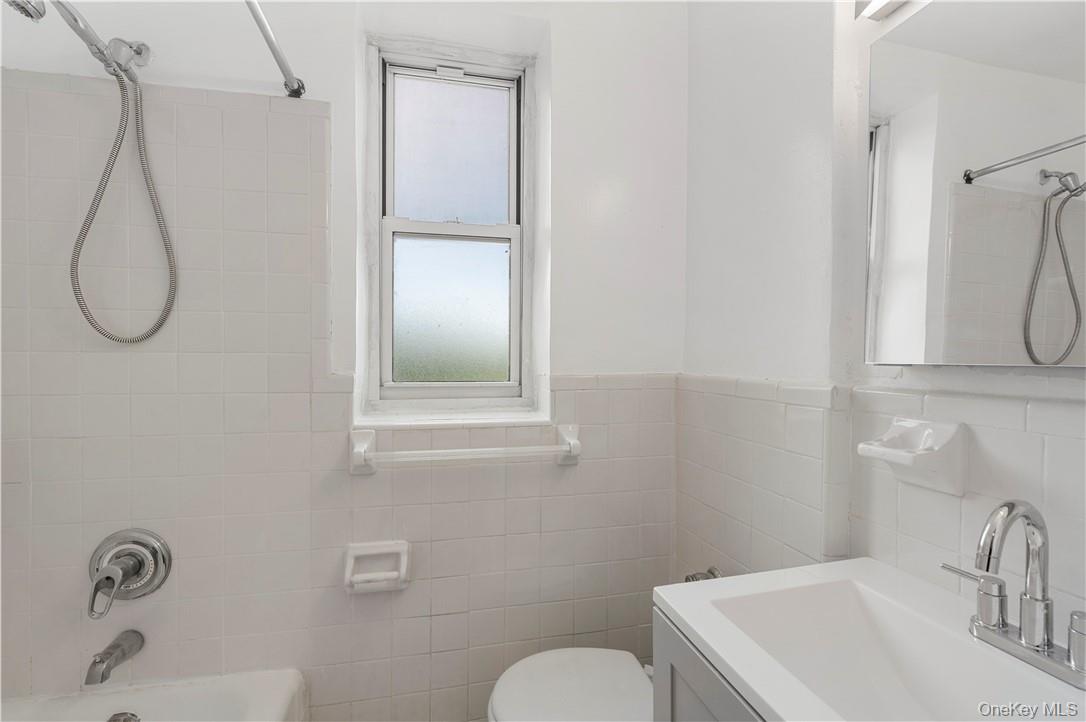 720 Pelham Road, Unit 1E New Rochelle, NY 10805 - Photo 11 of 20