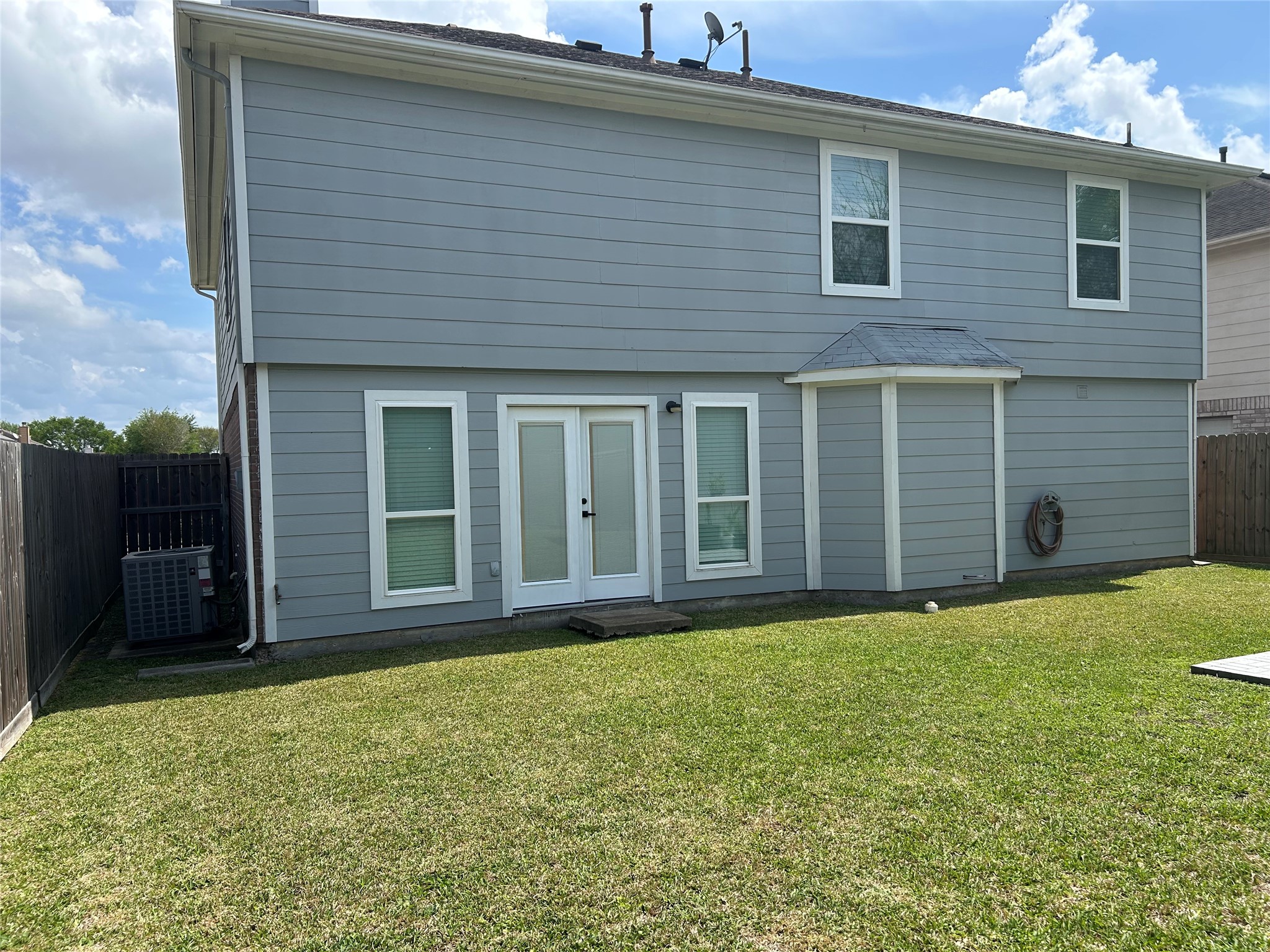 16346 St Helena Way Houston, TX 77053 - Photo 30 of 33 REAR VIEW