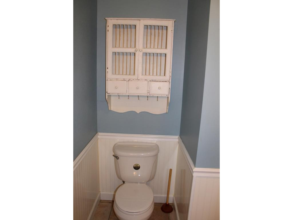 394 Free Hill Road Gray, TN 37615 - Photo 32 of 35 2nd Bathroom