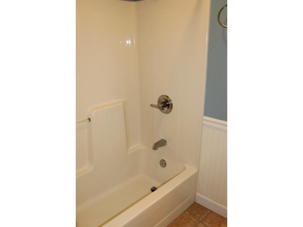 394 Free Hill Road Gray, TN 37615 - Photo 33 of 35 2nd Bathroom