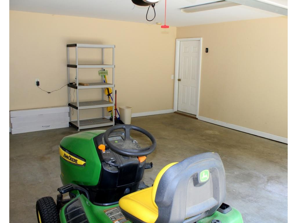394 Free Hill Road Gray, TN 37615 - Photo 10 of 35 Garage
