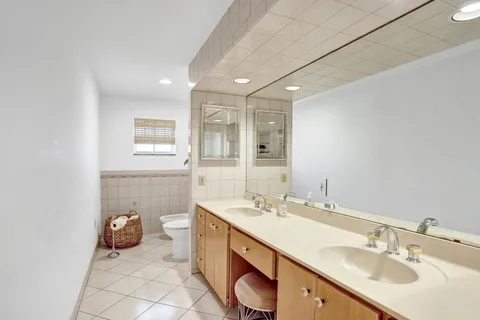$1,650,000 | 4240 Northeast 28th Avenue, Fort Lauderdale, FL 33308