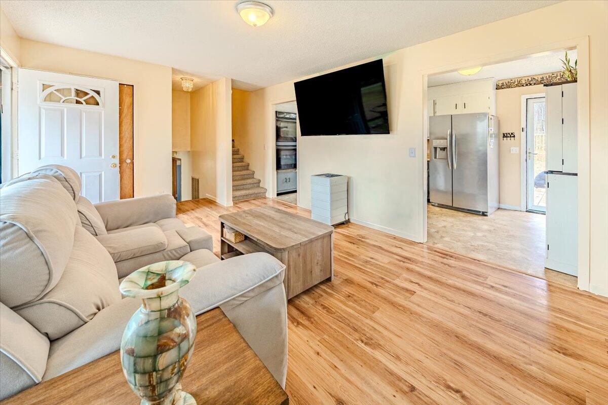 149 Greenbriar Road Sweetwater, TN 37874 - Photo 11 of 32 11-Living Room