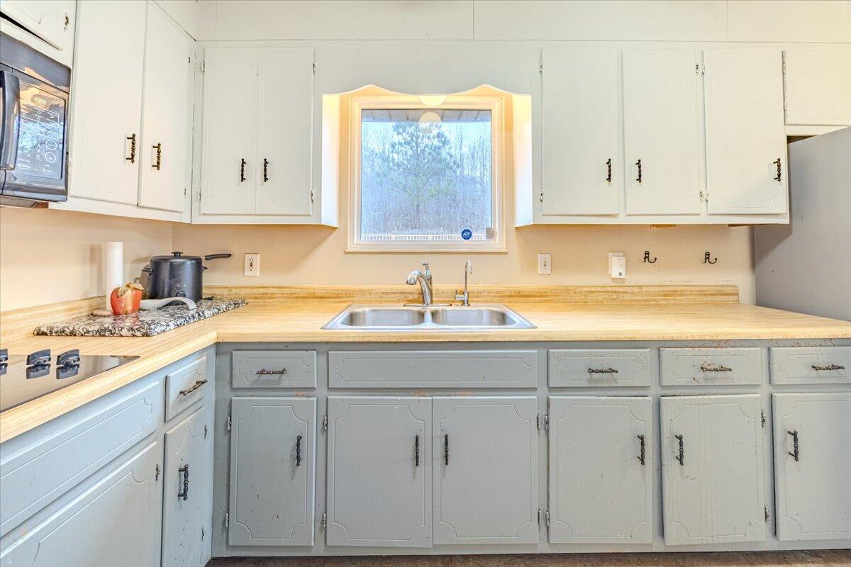 149 Greenbriar Road Sweetwater, TN 37874 - Photo 15 of 32 15-Kitchen