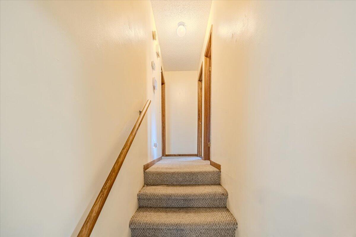 149 Greenbriar Road Sweetwater, TN 37874 - Photo 24 of 32 24-Stairs Up